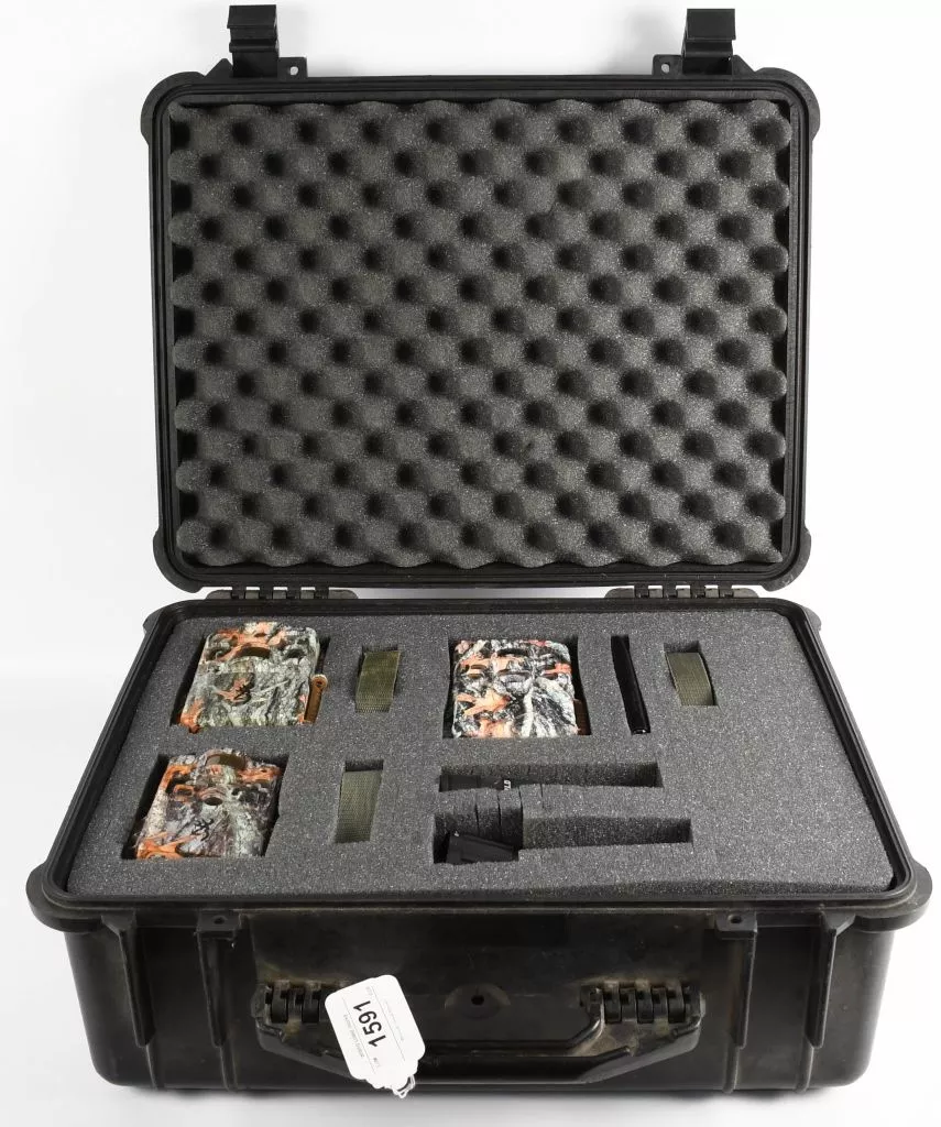 (3) Browning Trail Cameras & Leopold LTO Tracker