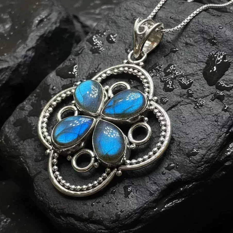 Astrid Aurora LabradoriteNecklace