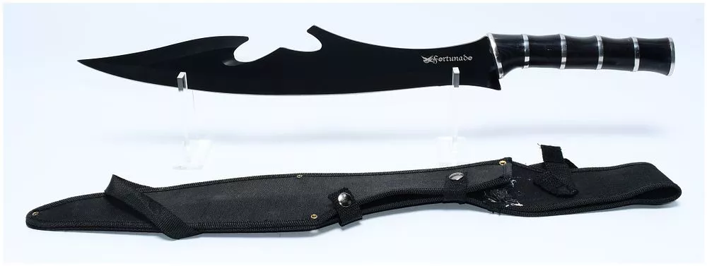 A Contemporary 'Fortunado' Fixed-Blade Fantasy Knife, Made in China