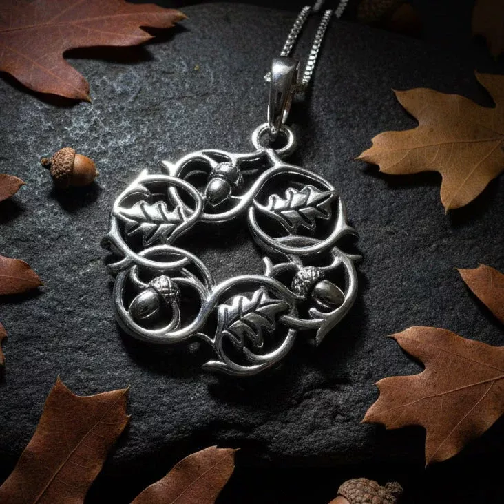 Delemere Oak Leaf Necklace in Sterling Silver