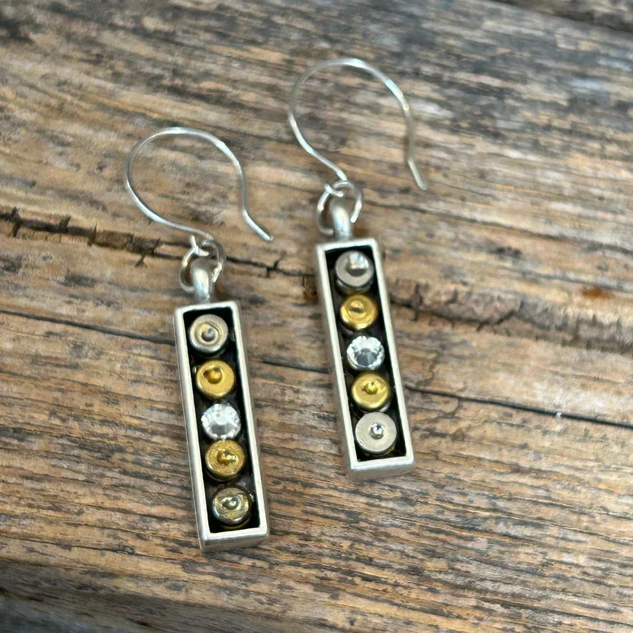 Ignite Bar Earrings - Pretty Hunter