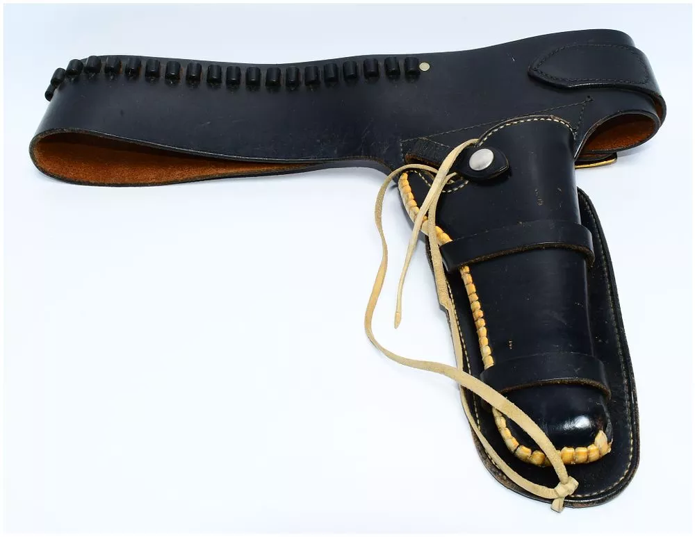 RENZ Western-Style Black Leather Pistol Holster and Cartridge Belt, West Germany