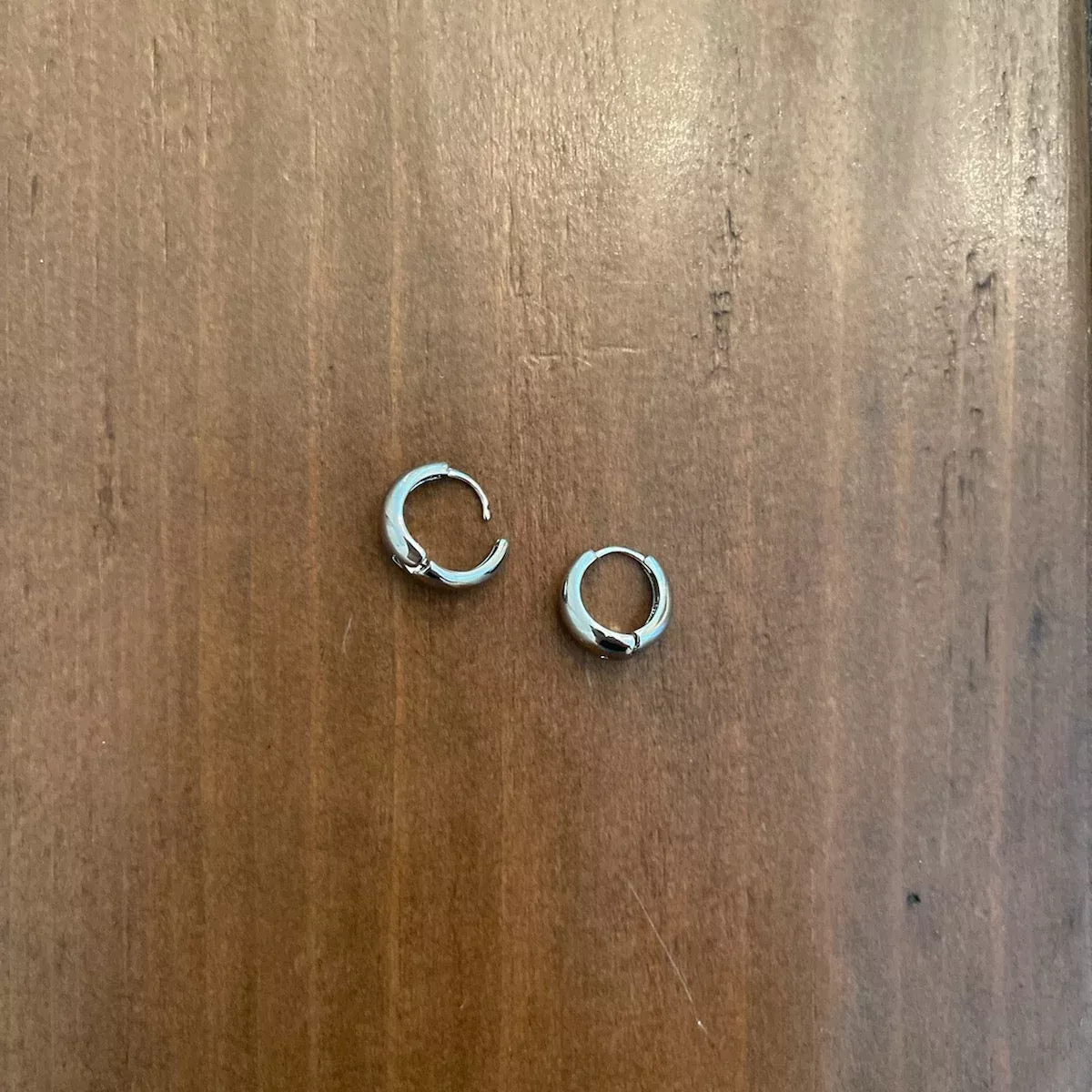 simple huggie earrings